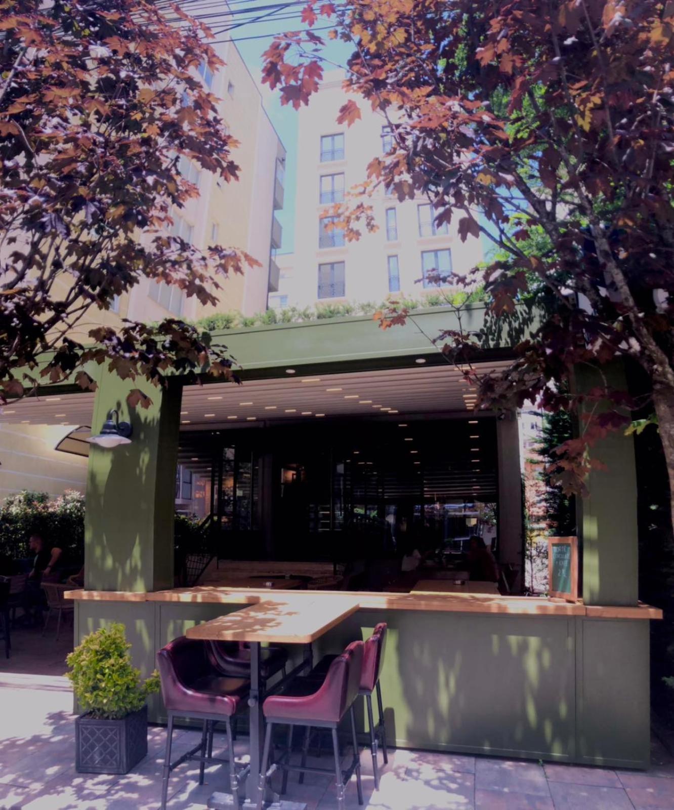 Qama Hotel Pristina Kültér fotó