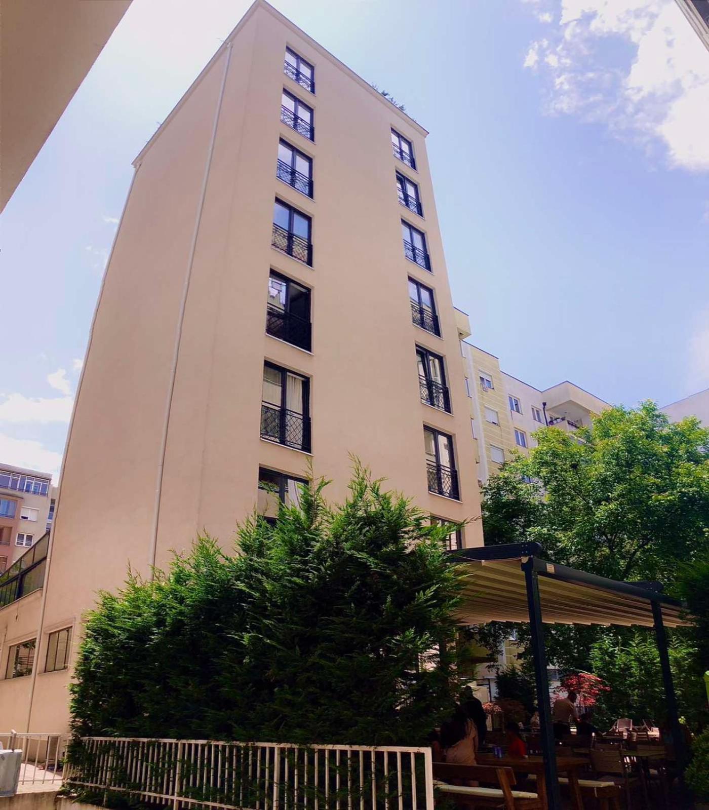 Qama Hotel Pristina Kültér fotó