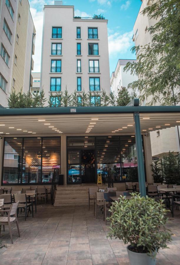 Qama Hotel Pristina Kültér fotó